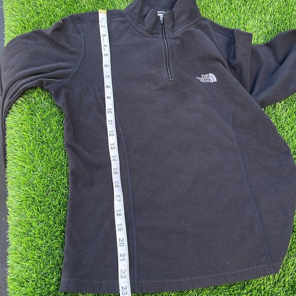 THE NORTH FACE Half Zip Pull Over - Picture 9 of 10